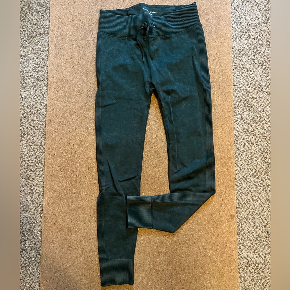 Harmony  Balance leggings w/back waistband pocket